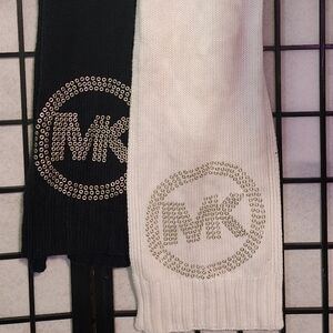 Michael Kors scarf set